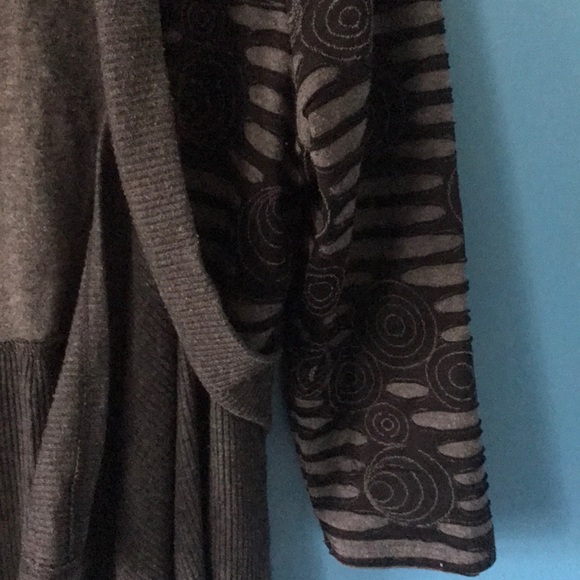 embroidered jacket - Picture 2 of 4